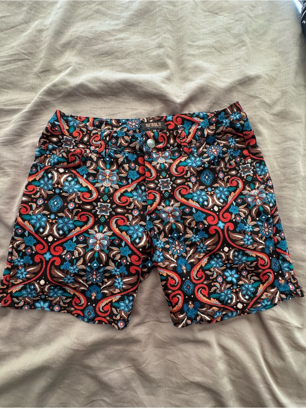 Men's Printed Steele Shorts - Black with Blue & Red Floral Pattern size 29